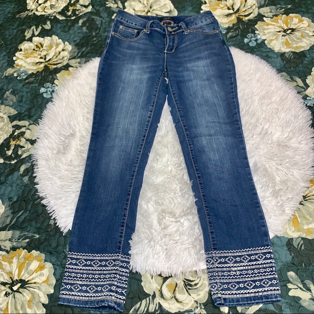 Embroidered Ankle Crop Skinny Medium Wash Jeans 6